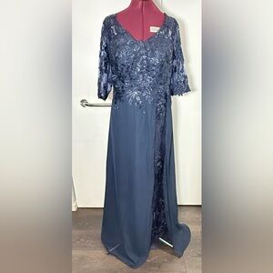 Elegant Navy Blue Evening Gown Size18